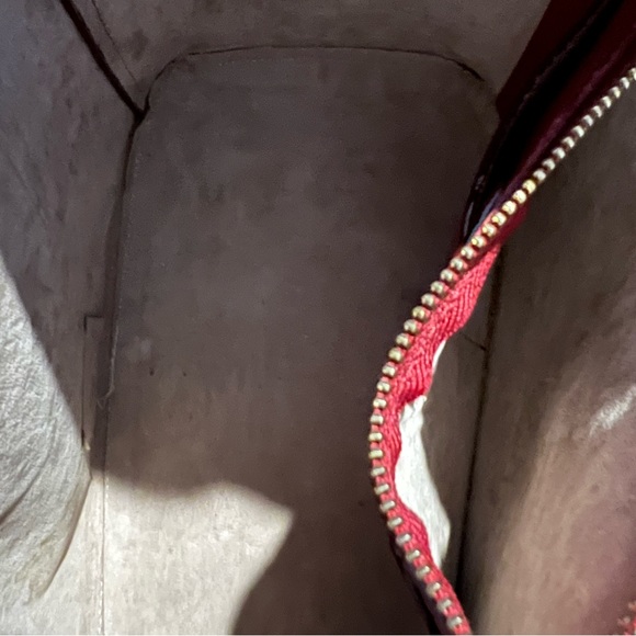 Red Francis Valentine red bucket handbag - Picture 5 of 9